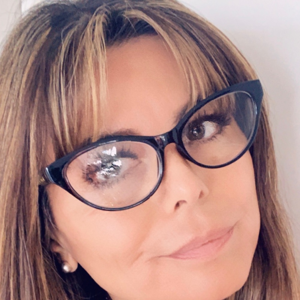 Betsy Johnson - image 1